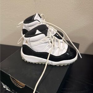 Jordan 11 Toddler 6c White and Black Sneakers